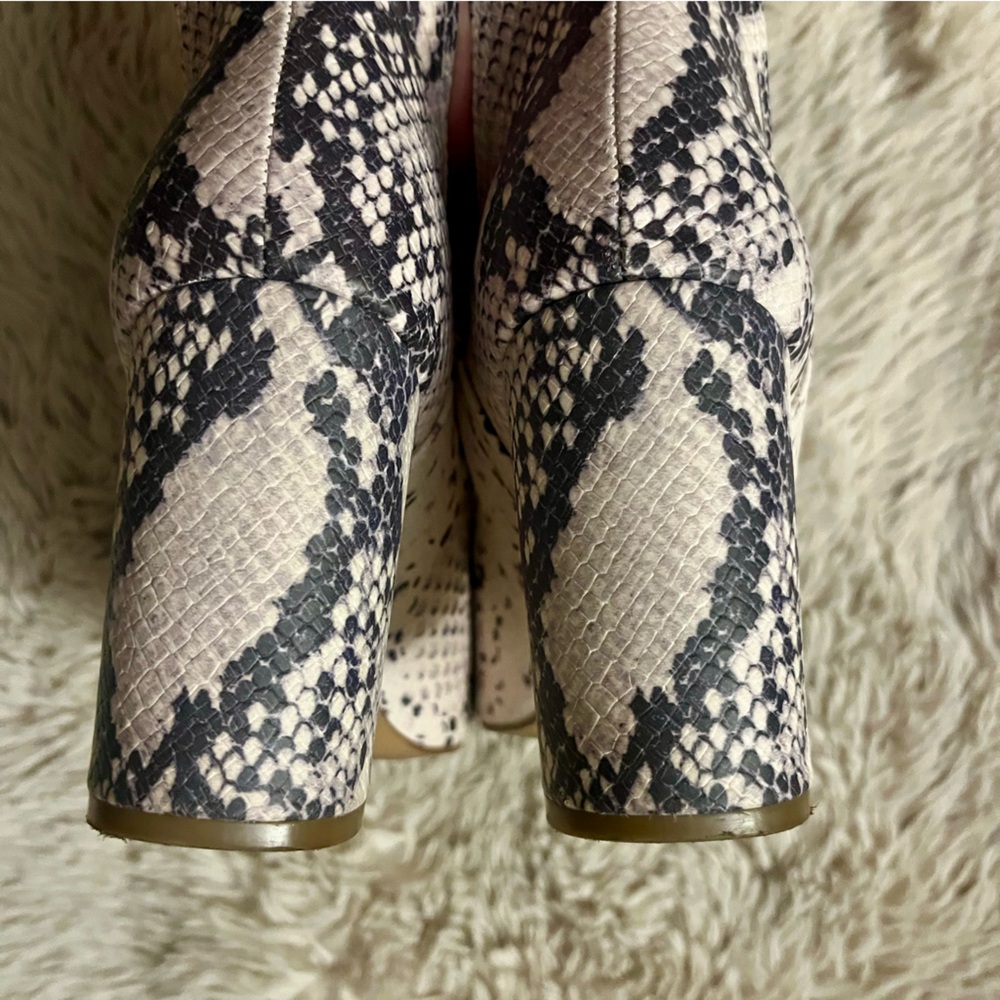 Steve Madden Rookie Snakeskin Pointed Toe Bootie Size 8 - Picture 8 of 13